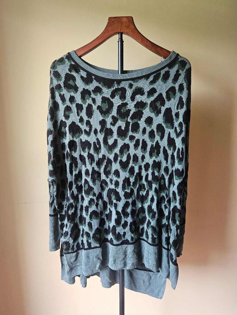 New Directions Dark Green and Black Knit Sweater Tunic With Animal Print Size L